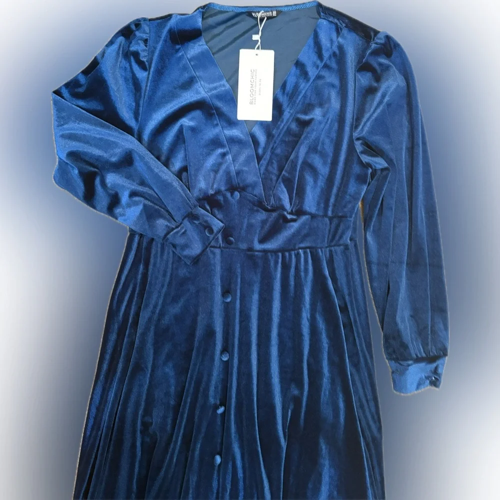 BloomChic Blue Velvet Dress NWT - Picture 4 of 4